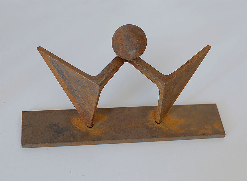 Corners with a Ball (Γωνίες με Μπίλια) - Iron Works (Σιδήρου Έργα)