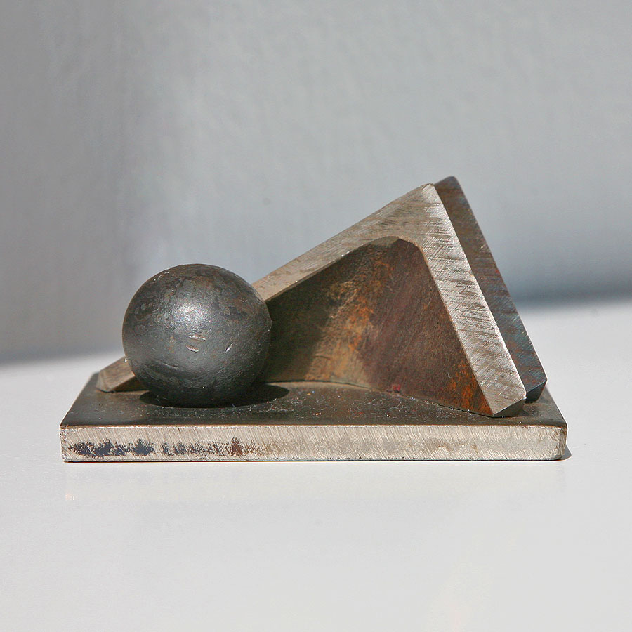 Ball and Triangles (Μπίλια και Τρίγωνα) - Iron Works (Σιδήρου Έργα)